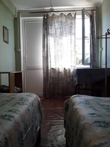 Zeleniy Dvorik Guest House