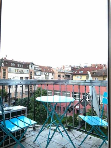 Light and Bright Central