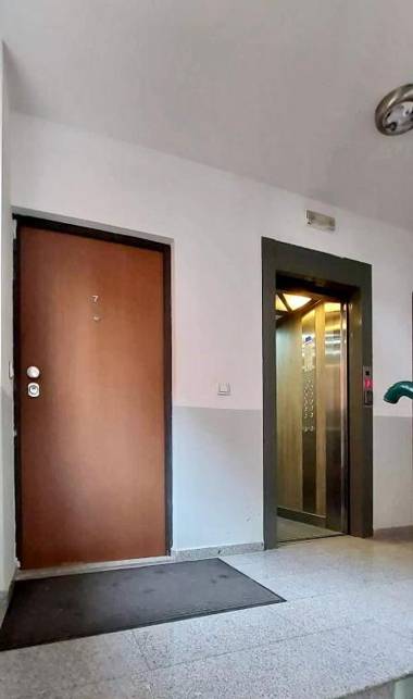 Bright & Lovely Apartment in the City Center