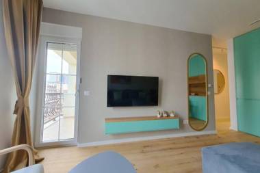 Luxury Green Apartment