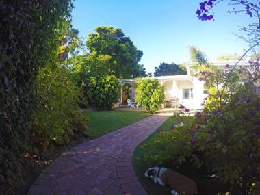 Paradiso Guesthouse & Self-catering Cottage