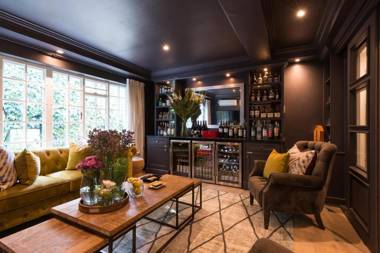 Villa Coloniale Schumacher Luxury Retreat