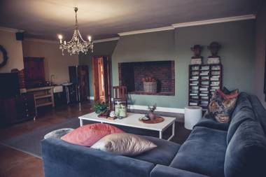 Station House Simondium