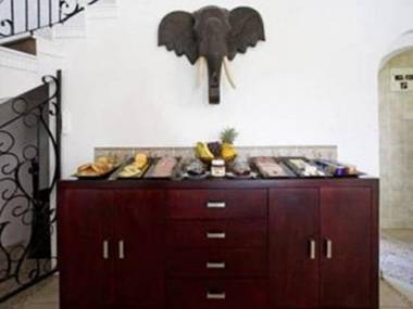 Bizafrika Guest Lodge & Conference Center