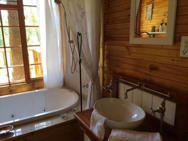 Vindoux Tree House Guest Farm & Spa