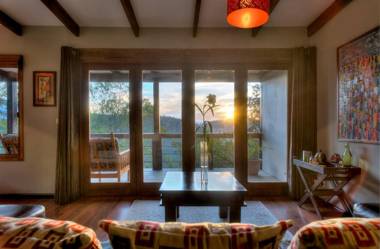 Hog Hollow Country Lodge