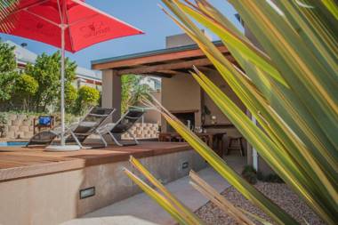 Aan de Heuvel Self-Catering Cottages