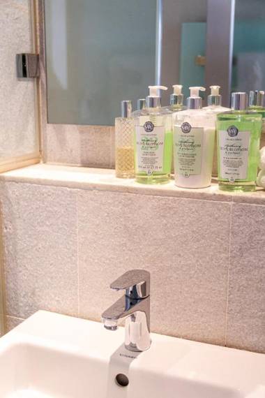 Collection Luxury Apartments - Concord 11