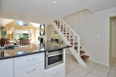 Glen Abbey Apartments On The Erinvale Golf And Country Estate