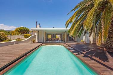 Vineyard Manor at 13 Vines by HostAgents