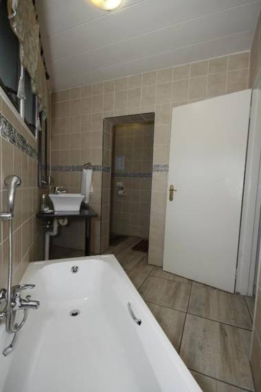 Dormio Manor Guest Lodge