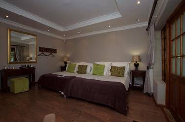 Tuskers Bush Lodge B&B