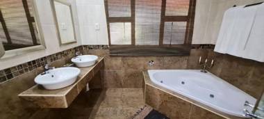 Leopard Corner Lodge