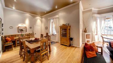 GuBas De Hoek meet eat sleep