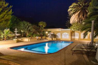 26 On Chamberlain Guest House