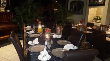 Casa Flora Guesthouse