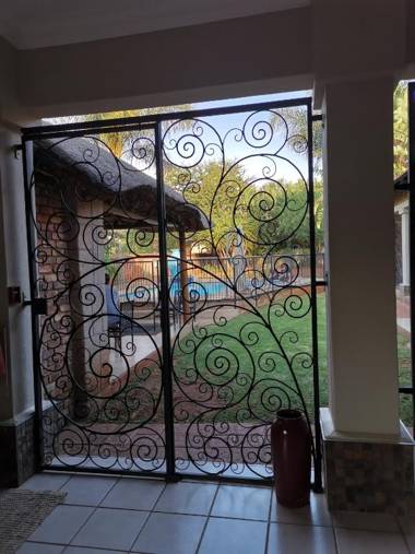 Klyne Jiweel Guesthouse