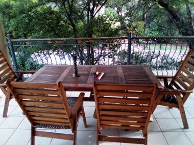 Aloha Lodge 2 Bedroom Apartment near Menlyn