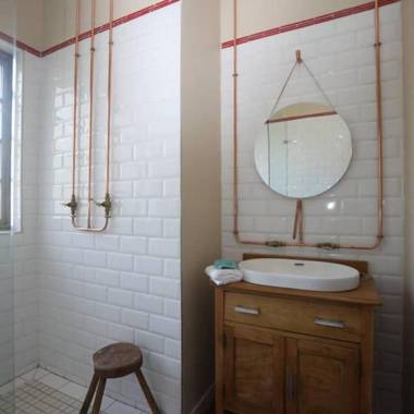 BEN'S BED AND BREAKFAST