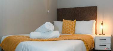 Next To Apartment Hotel