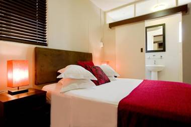 10 on Cape Self Catering Apartments