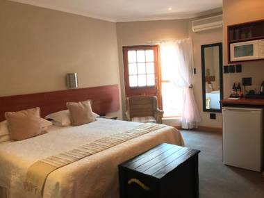 A La Martha's Air-Port Guest House