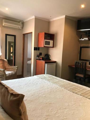 A La Martha's Air-Port Guest House