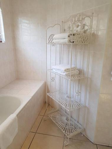 Admiral's Lodge Guest House