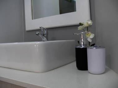 Hamilton Urban Farm Guest House