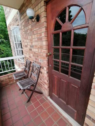 ALL SAINTS ON ROBERTS