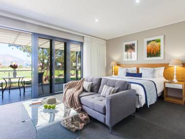 Pearl Valley Hotel by Mantis