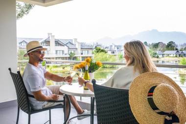 Pearl Valley Hotel by Mantis