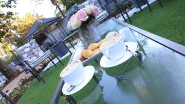 Cascades Guest Lodge