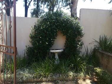 Moon and Sixpence Garden Guest House