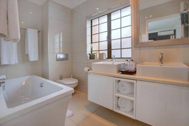 African Oceans Manor on the Beach