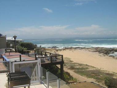 Point Village Beach Apartment