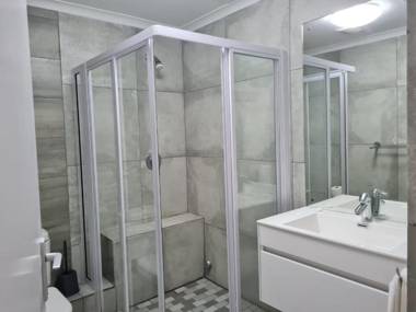 Point Village Accommodation - Santos 23