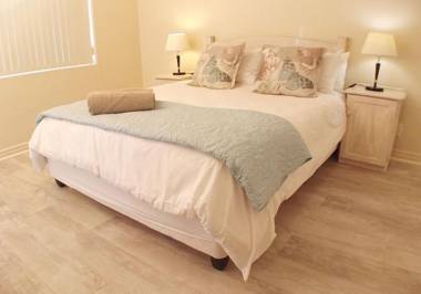 Point Village Accommodation - Snowdove