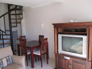 Point Village Accommodation - Santos 5