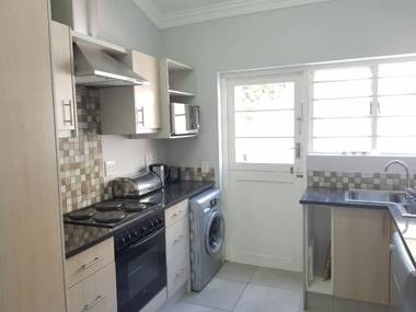 Point Village Accommodation - Uppercross 3