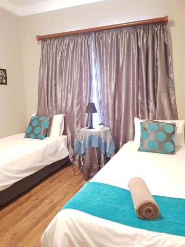 Point Village Accommodation - Ocean Two 42