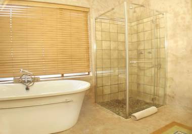 Point Village Accommodation - Lighthouse Lodge