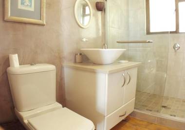 Point Village Accommodation - Lighthouse Lodge