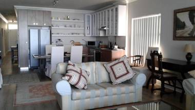 Point Village Accommodation - Beach Club 307