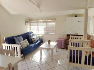 Point Village Accommodation - Dizzy Dazy