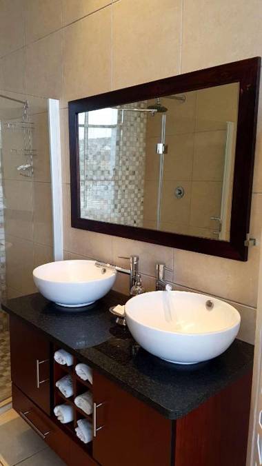 Nautica 708 Seaview Luxury Apartment