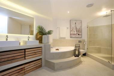 The Lookout Guest House