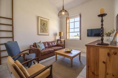 Searle's Manor - APT 13