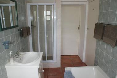 Koo Karoo Guest Lodge and Self Catering