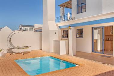 Oyster Retreat by HostAgents